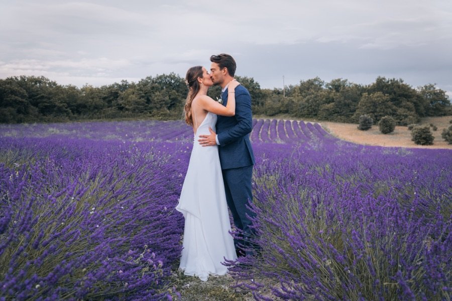 Mariage en champ de lavande